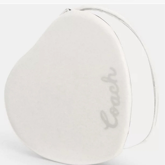 🌿SOLD 🌿Coach Heart-Shaped White Accessory - Picture 1 of 3